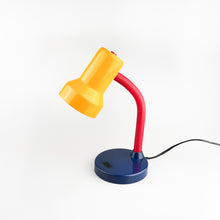 Cargar imagen en el visor de la galería, Flexo de sobremesa Massive en colores primarios, 1980's
