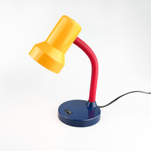 Cargar imagen en el visor de la galería, Flexo de sobremesa Massive en colores primarios, 1980's
