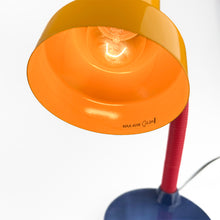 Cargar imagen en el visor de la galería, Flexo de sobremesa Massive en colores primarios, 1980's
