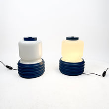 Laden Sie das Bild in den Galerie-Viewer, Marset-Leuchtenpaar, Entwurf Josep Maria Magem, 1968. 
