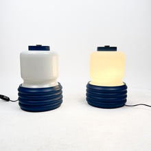 Laden Sie das Bild in den Galerie-Viewer, Marset-Leuchtenpaar, Entwurf Josep Maria Magem, 1968. 
