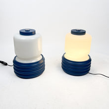 Laden Sie das Bild in den Galerie-Viewer, Marset-Leuchtenpaar, Entwurf Josep Maria Magem, 1968. 
