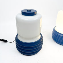 Laden Sie das Bild in den Galerie-Viewer, Marset-Leuchtenpaar, Entwurf Josep Maria Magem, 1968. 
