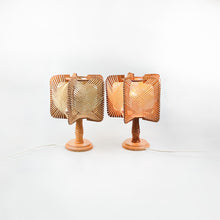 Cargar imagen en el visor de la galería, Pareja de lámparas de sobremesa de madera y rafia, 1970's
