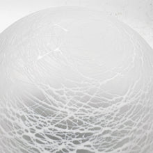 Cargar imagen en el visor de la galería, Pareja de lámparas con globo de cristal al ácido, 1970's
