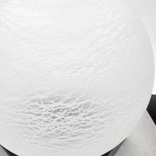 Cargar imagen en el visor de la galería, Pareja de lámparas con globo de cristal al ácido, 1970's
