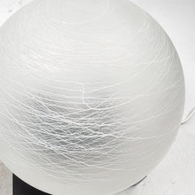 Cargar imagen en el visor de la galería, Pareja de lámparas con globo de cristal al ácido, 1970's
