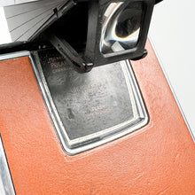 Laden Sie das Bild in den Galerie-Viewer, Polaroid SX-70 Landkamera, 1972 
