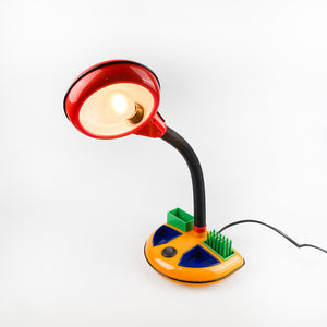 주식회사 Rabbit Tanaka를 위해 Kyoji Tanaka가 디자인한 탁상 램프