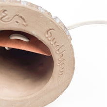 Laden Sie das Bild in den Galerie-Viewer, Signierte Steingut-Tischlampe, 1960er Jahre
