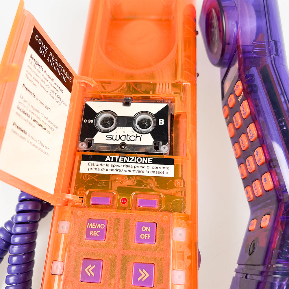 紫とオレンジのスウォッチ ツインフォン携帯電話、1989 年。 – falsotecho