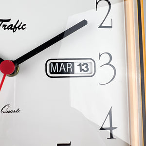 Horloge murale calendrier trafic, années 1980