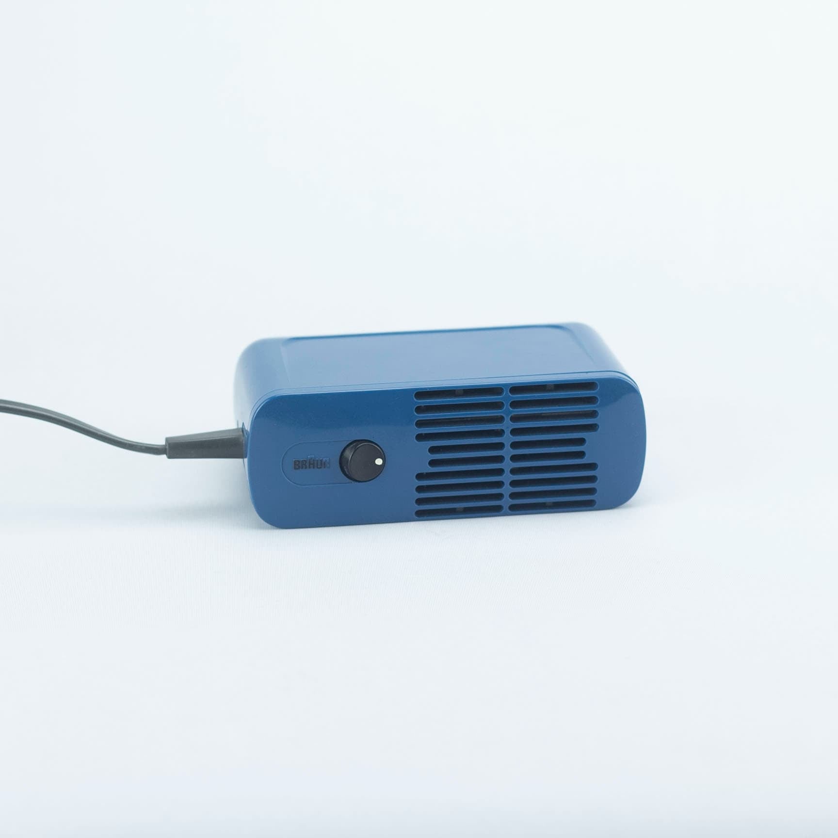 Braun HLD 4 Hair dryer, Dieter Rams, 1970. Blue. – falsotecho