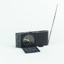 Cargar imagen en el visor de la galería, Radio Despertador Braun ABR 313 sl diseño de Dietrich Lubs, 1990.
