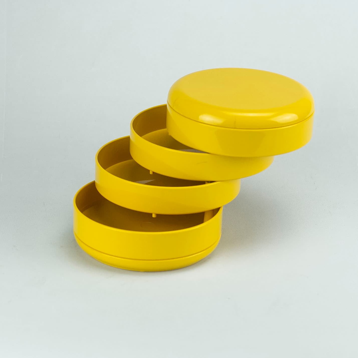 Desk organizer Multiplor 900, Rino Pirovano for Rexite. – falsotecho