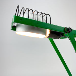 Lámpara sobremesa Sintesi Tavolo diseño de Ernesto Gismondi en 1975 para Artemide. - falsotecho