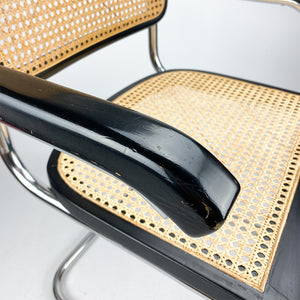 1928년 Marcel Breuer가 디자인한 B64 또는 Cesca 의자.