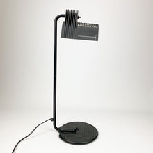 이미지를 갤러리 뷰어에 로드 , 1981년 Guillermo Capdevilla가 Belux를 위해 디자인한 Belux 시스템 램프.
