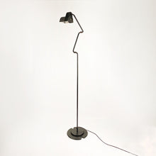 이미지를 갤러리 뷰어에 로드 , 1981년 Guillermo Capdevilla가 Belux를 위해 디자인한 Belux 시스템 플로어 램프.
