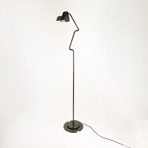 1981년 Guillermo Capdevilla가 Belux를 위해 디자인한 Belux 시스템 플로어 램프.