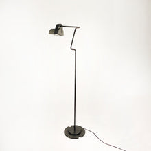 이미지를 갤러리 뷰어에 로드 , 1981년 Guillermo Capdevilla가 Belux를 위해 디자인한 Belux 시스템 플로어 램프.
