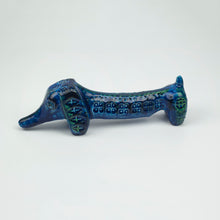 Cargar imagen en el visor de la galería, Figura Perro de Bitossi Serie Rimi Blu diseño de Aldo Londi
