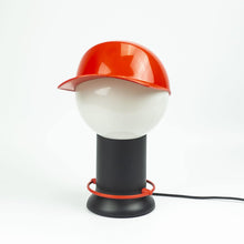 Cargar imagen en el visor de la galería, Lámpara de sobremesa Cap diseño de Giorgetto Giugiaro para Bilumen, 1980&#39;s - falsotecho
