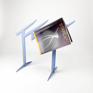 Revistero Claudia Evangelista, diseño de Philippe Starck para Kartell, 1996. - falsotecho