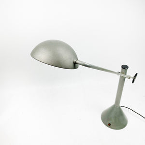 Lámpara de sobremesa Eleusi diseño de Inao Miura, 1985.