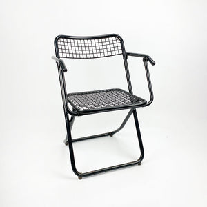 팔걸이가 있는 Federico Giner 085 의자. 검은색