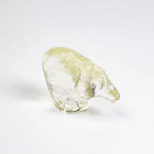 Cargar imagen en el visor de la galería, Figura de cristal de oso polar de Pukerberg. 1970&#39;s
