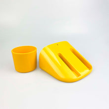 Load image into Gallery viewer, Toothbrush holder design by Makio Hasuike for Gedy, 1970&#39;s
