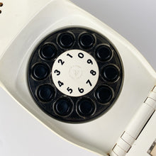 이미지를 갤러리 뷰어에 로드 , 1965년 Marco Zanuso와 Richard Sapper가 디자인한 Grillo 전화.
