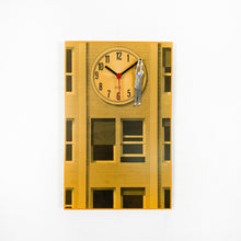 Cargar imagen en el visor de la galería, Reloj de pared Axis Harold Lloyd.
