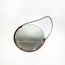 Cargar imagen en el visor de la galería, Espejo con marco de madera y cuero, 1950&#39;s
