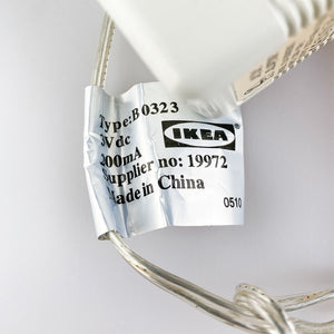Lámpara de mesa de Ikea modelo B0323.
