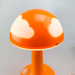 Lámpara de mesa Skojig de Ikea diseño de Henrik Preutz.