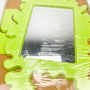 Eva Lundgreen의 새로운 Ikea 거울 Barnslig 모델 디자인. 상자에