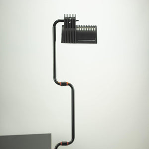 Lámpara Pinza Belux System diseño de Guillermo Capdevilla para Belux en 1981. - falsotecho
