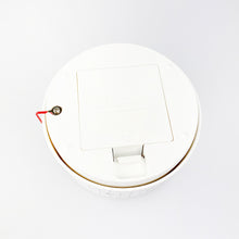 Cargar imagen en el visor de la galería, Reloj Around de Lexon diseñado por Anthony Dickens. Blanco.
