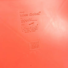 Cargar imagen en el visor de la galería, Pareja de Sillas Miss Global diseño de Philippe Starck para Kartell, 1993. - falsotecho
