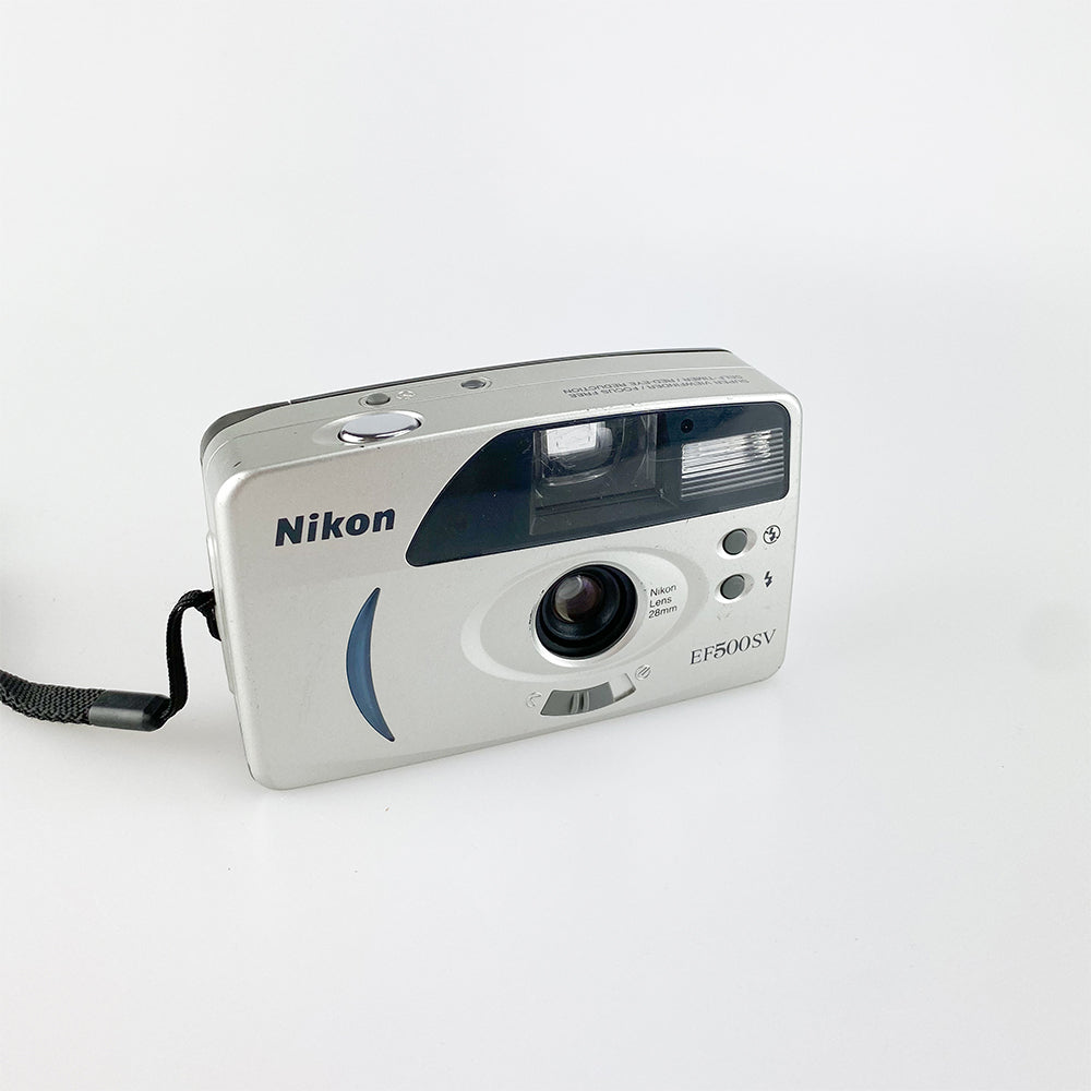 Cámara Compacta Nikon EF500sv, 35 mm. 2000's