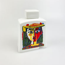 Cargar imagen en el visor de la galería, Botella de porcelana Tognana dibujo de Picasso, 1980&#39;s
