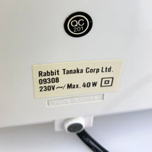 Cargar imagen en el visor de la galería, Lámpara de escritorio diseño de Kyoji Tanaka para Rabbit Tanaka Corp, Ltd.
