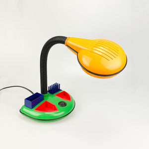 Lámpara de escritorio diseño de Kyoji Tanaka para Rabbit Tanaka Corp, Ltd. - falsotecho