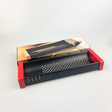 Cargar imagen en el visor de la galería, Porta objetos escritorio Slim 924 rojo diseño de Barbieri y Marianelli para Rexite.
