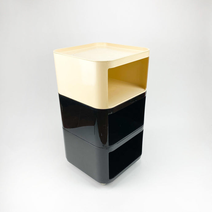 Mueble Componibili cuadrado diseño de Anna Castelli Ferrieri, Kartell 1967 fabricado por Samoes. - falsotecho