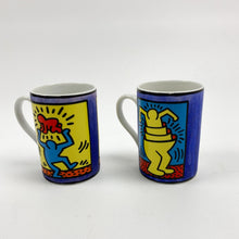 Cargar imagen en el visor de la galería, Pareja de tazas Keith Haring, Konitz, 1990&#39;s - falsotecho
