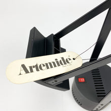 Cargar imagen en el visor de la galería, Lámpara Tizio diseño de Richard Sapper para Artemide, 1972. - falsotecho
