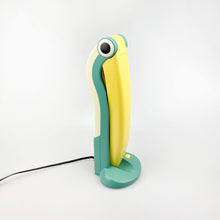 Load image into Gallery viewer, Lámpara Tucán, Tungslite, H.T. Huang. 1980s Amarillo/Verde - falsotecho
